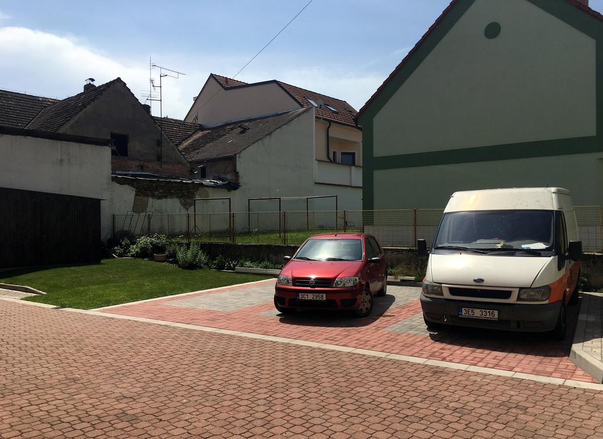 Apartmany Na Sadech Trebon Exterior photo